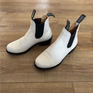 Blundstone White and Black Chelsea Boots